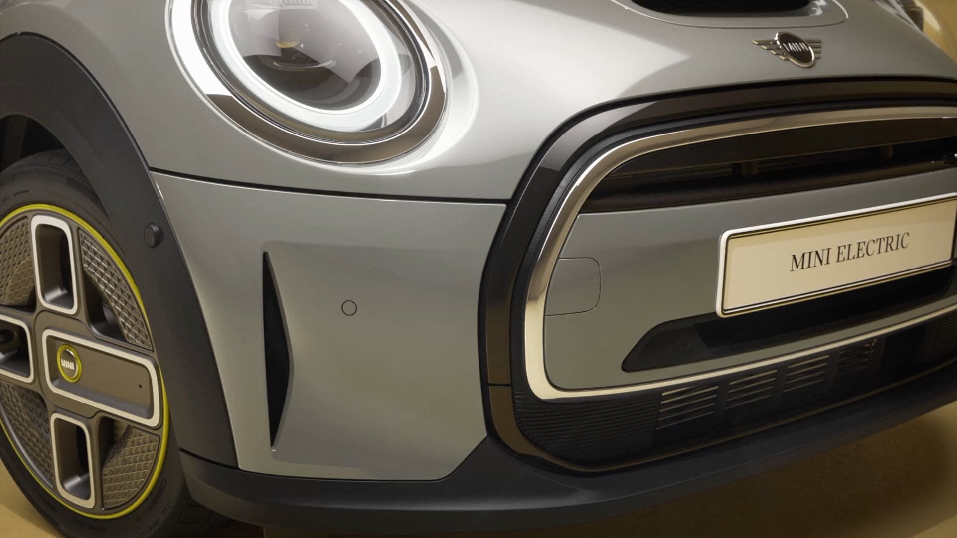 MINI 3 Kapı Cooper SE – tamamen elektrikli MINI – yandan görünüm, gümüş