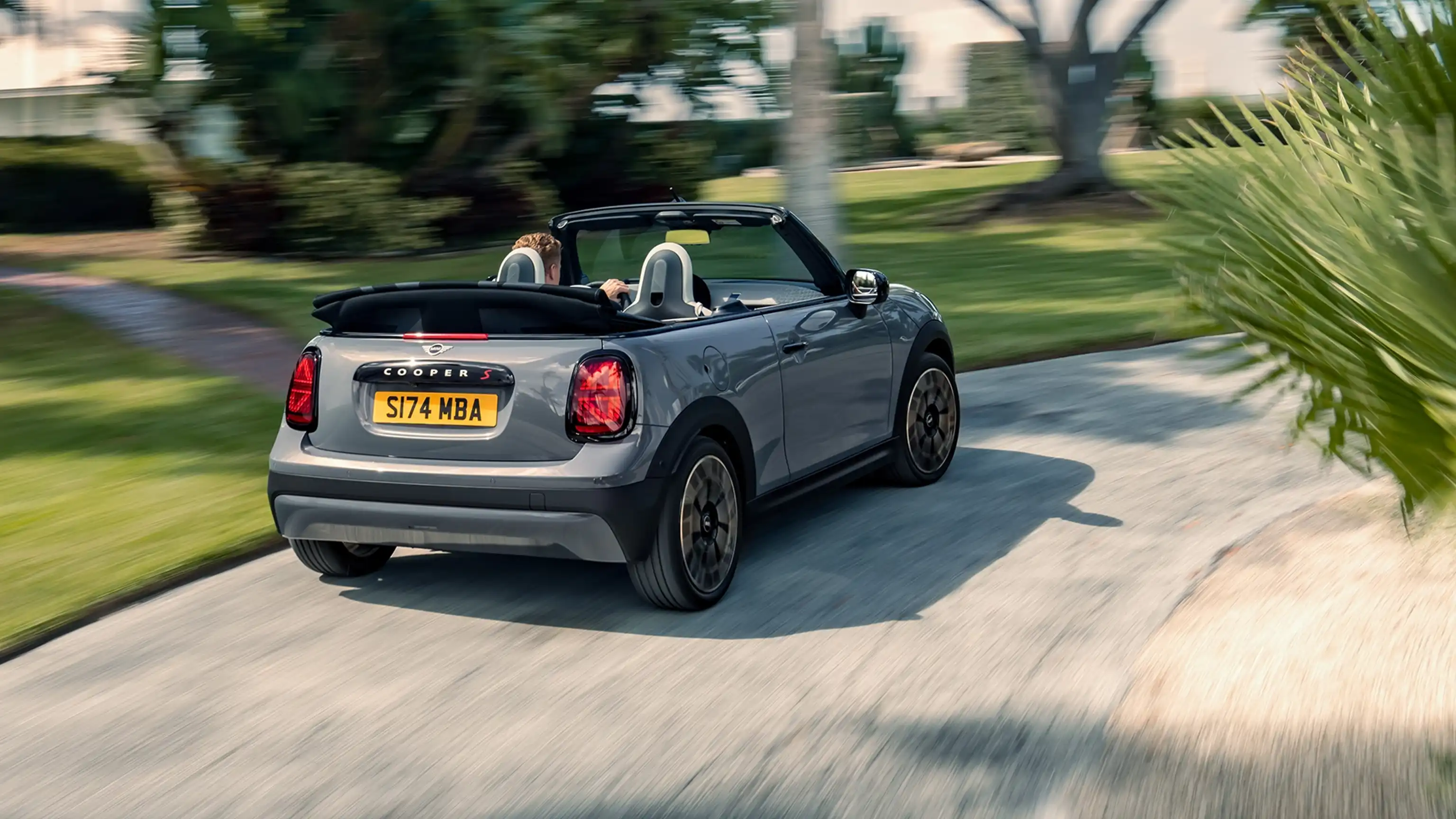 MINI Cooper Cabrio – genel bakış – yandan görünüm
