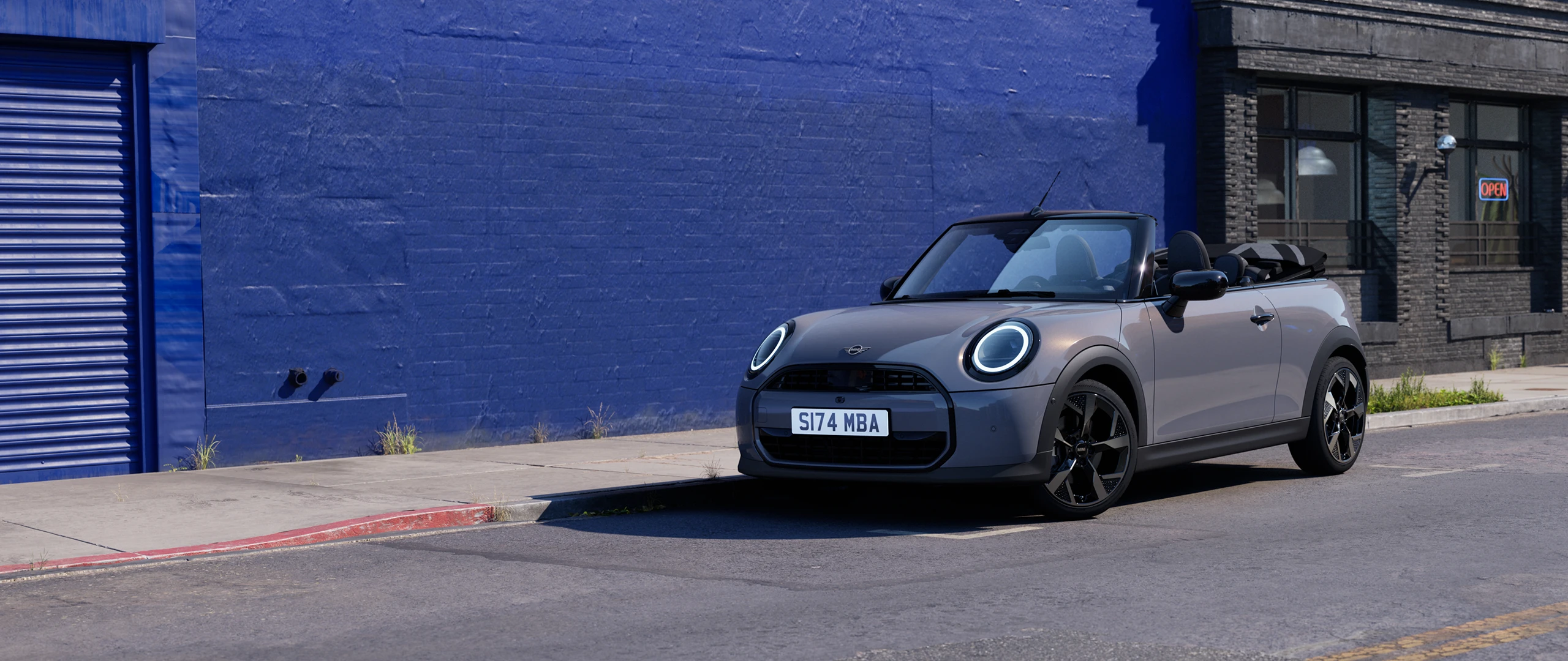 MINI Cooper Cabrio– önden görünüm– Sparkling Copper Grey