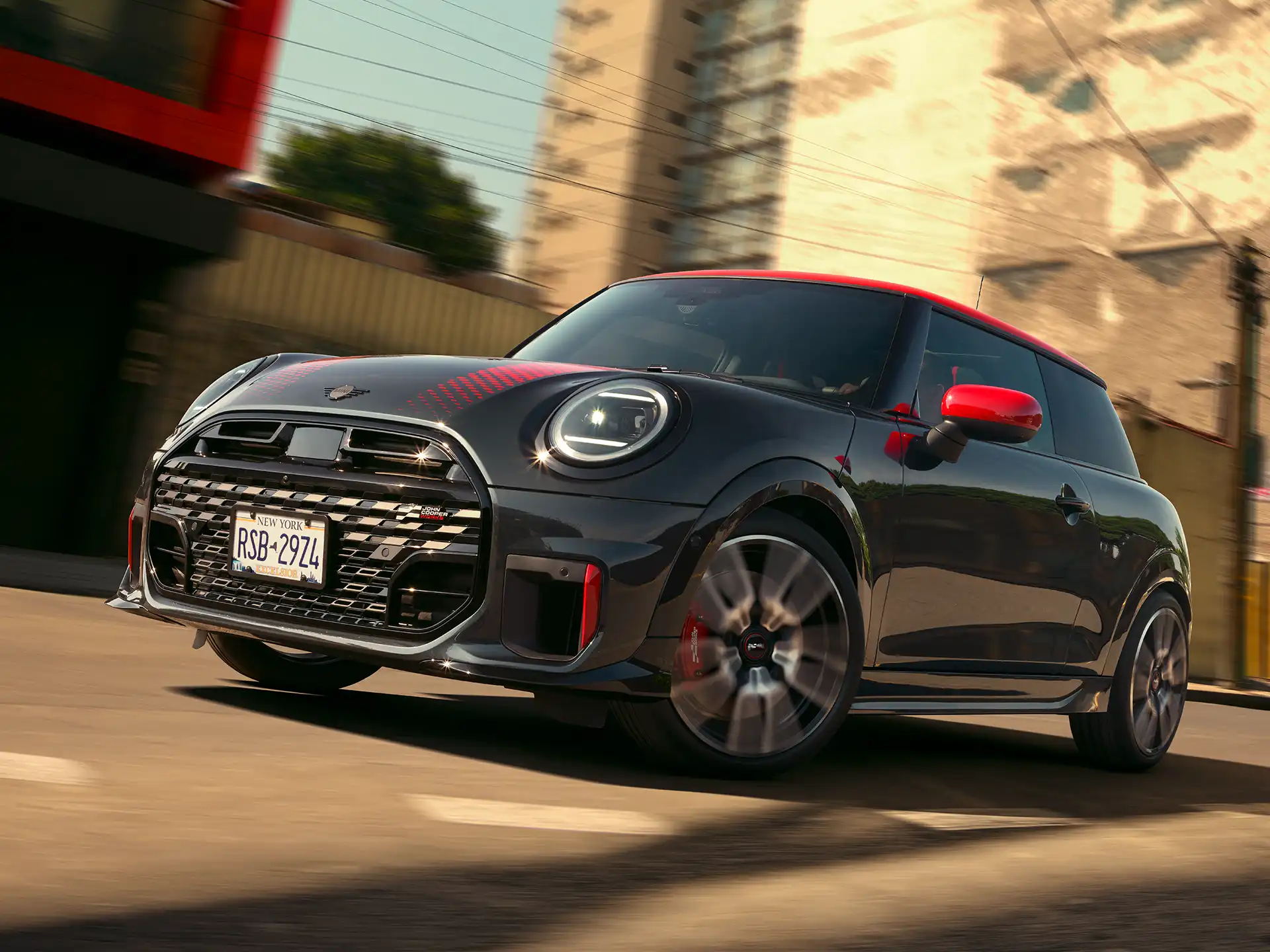 MINI John Cooper Works - Yan Görünüm