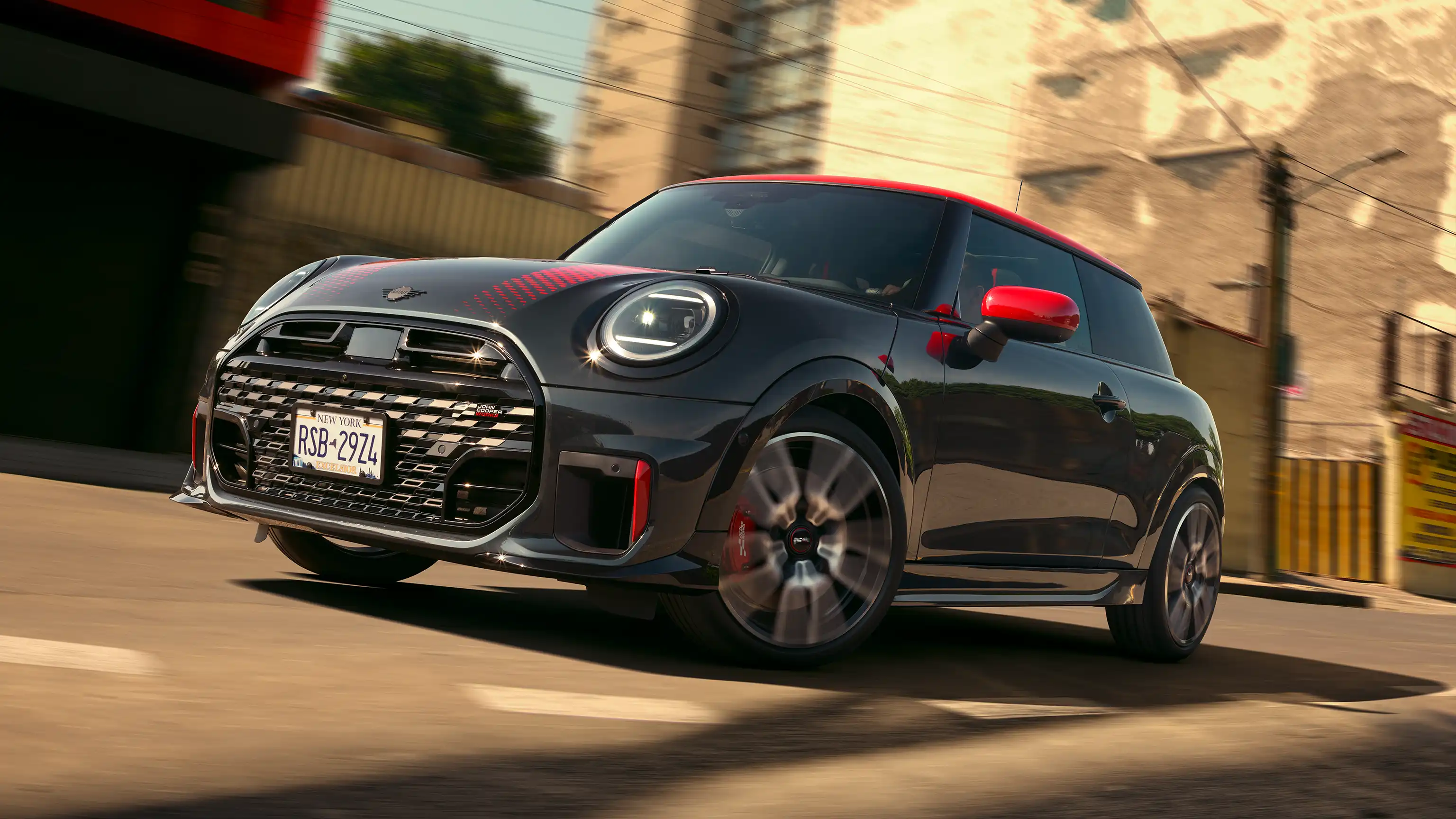 MINI John Cooper Works - Yan Görünüm