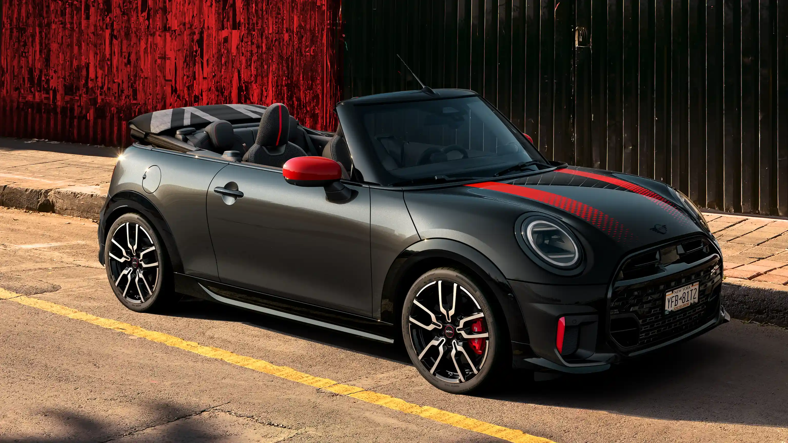 MINI John Cooper Works Cabrio - Yan Görünüm