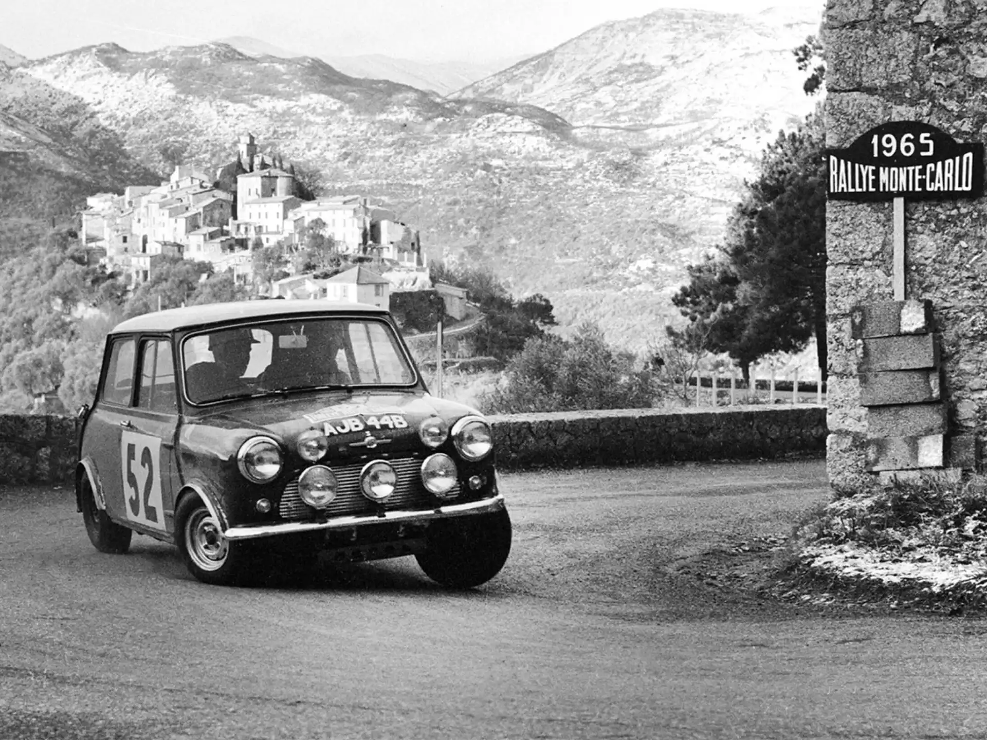 MINI John Cooper Works - Mini Yarışta