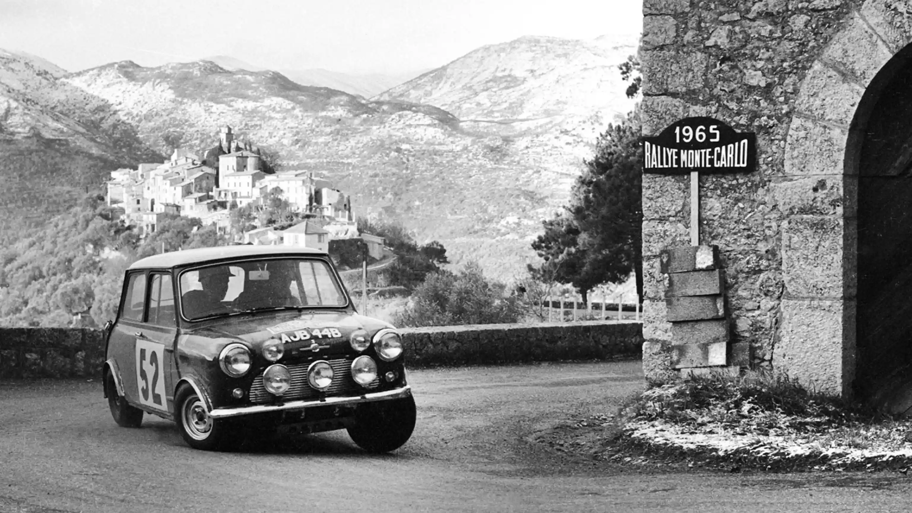 MINI John Cooper Works - Mini Yarışta
