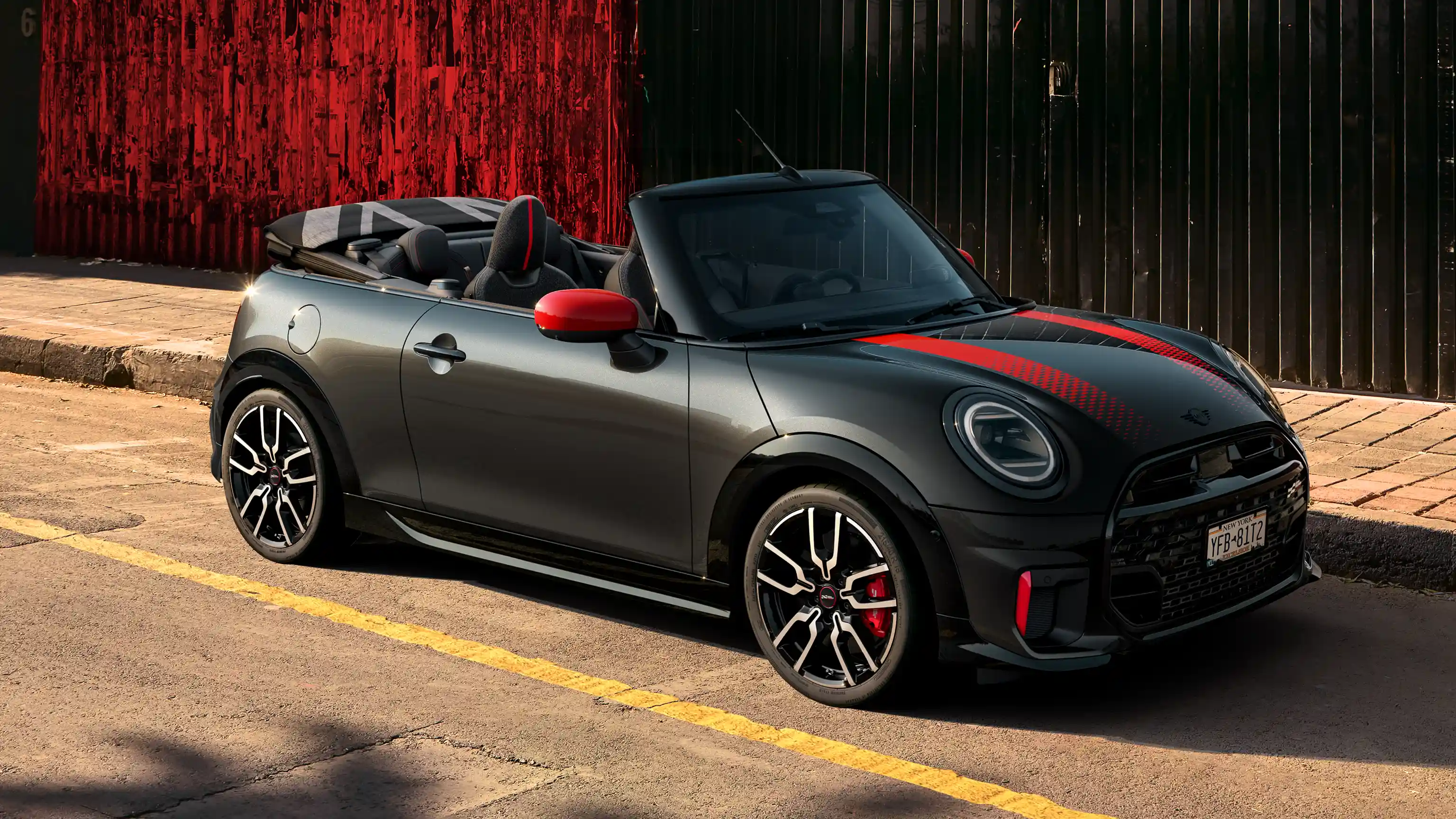 MINI John Cooper Works Cabrio - Yan Görünüm