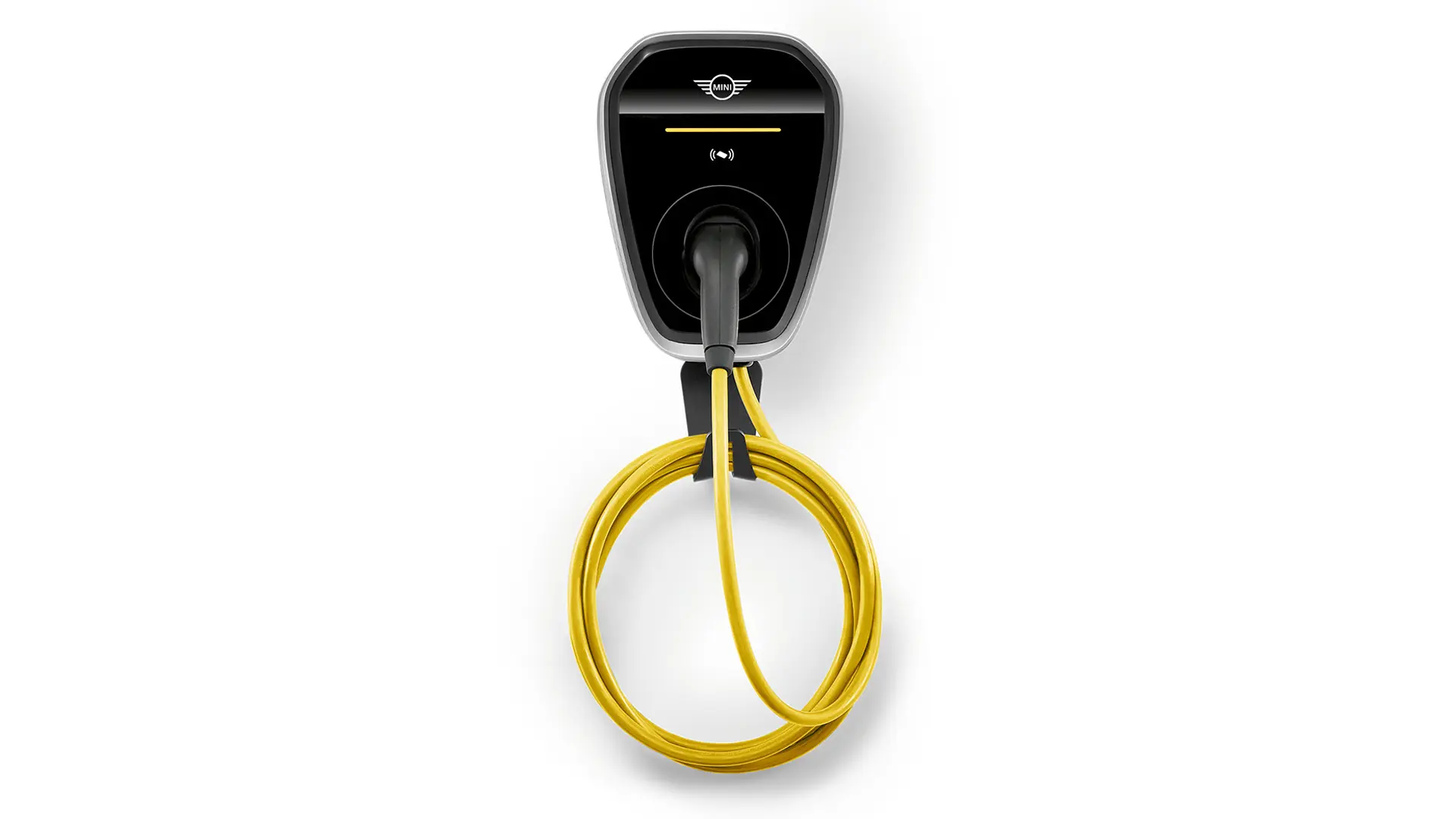 Duvara monte edilmiş, 22 kW’a kadar şarj kapasitesiyle evde şarj imkanı sunan MINI Wallbox Plus.