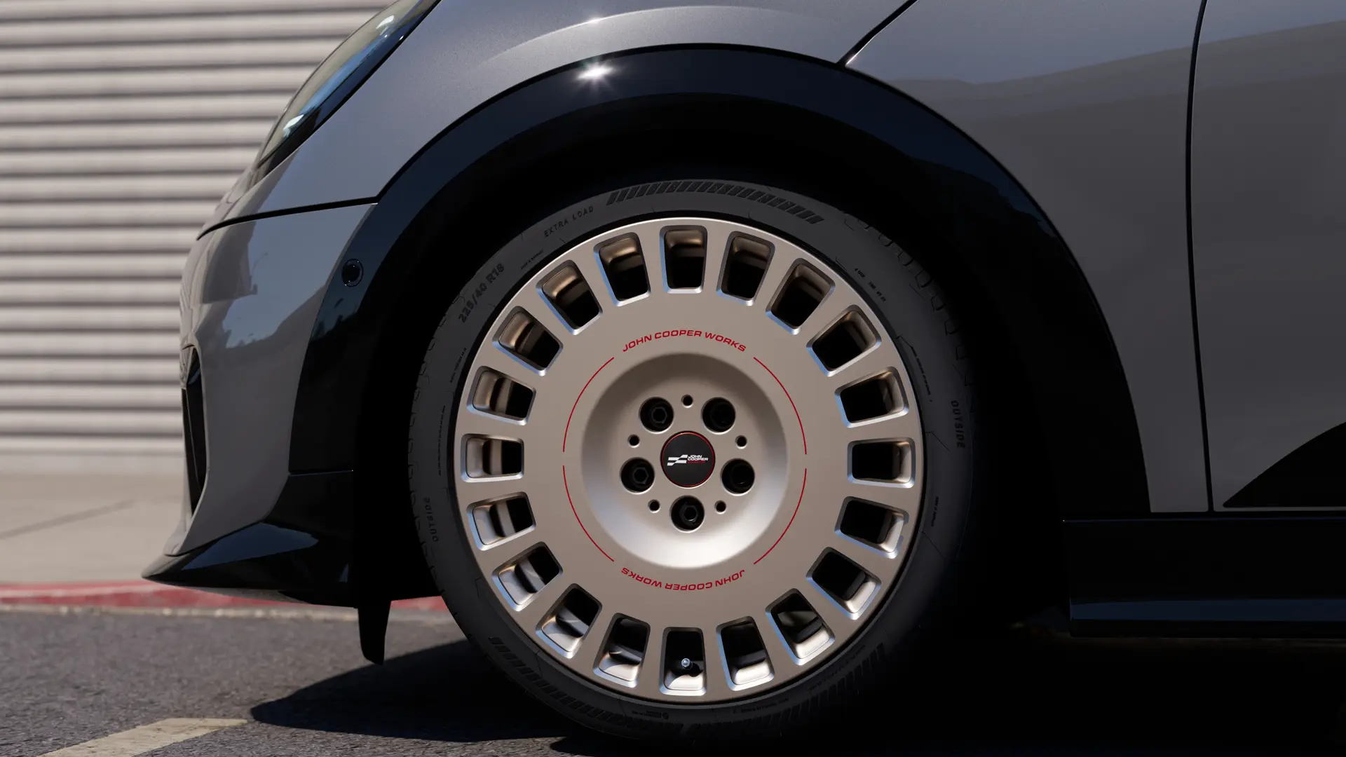 18 inç, Rallye Spoke, stil 992, Vibrant Silver renginde MINI JCW alaşım yazlık jant ve lastik seti.