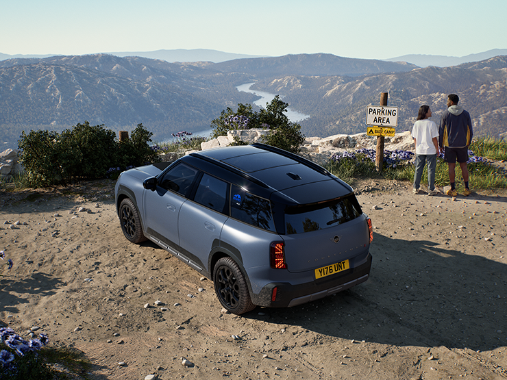 MINI Countryman Untamed Edition'ın üstten görünümü.