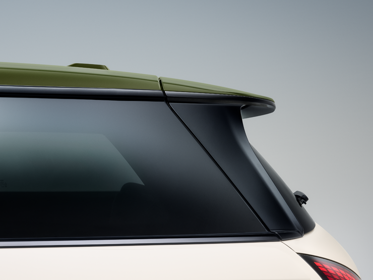 Nottingham Green'deki MINI Paul Smith Kontrast Çatısının yandan yakından görünümü. 