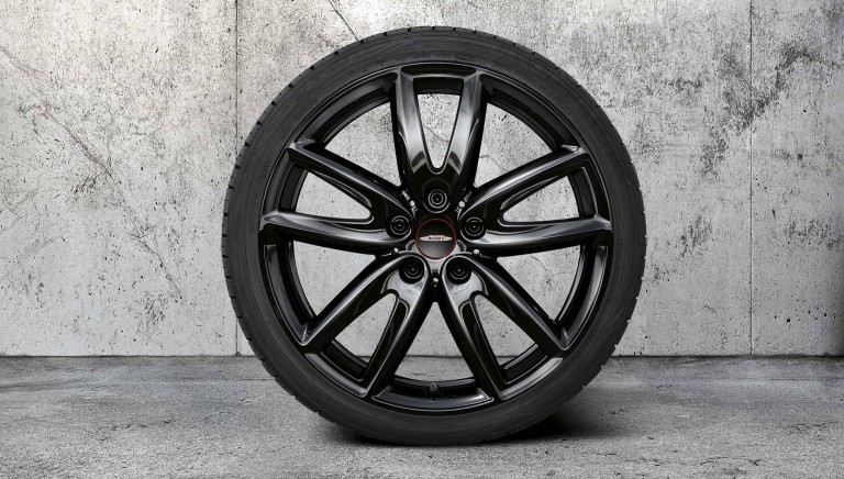 18" JCW Grip Spoke Jant – Jet Black – 815