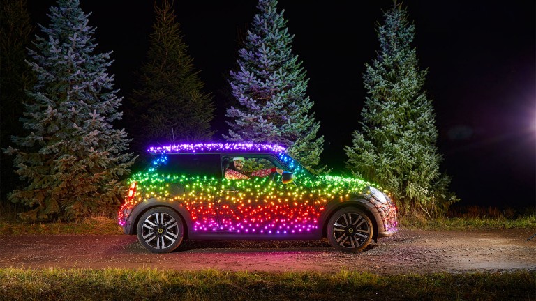 Festive MINI Electric yardım turuna çıkıyor | MINI Türkiye