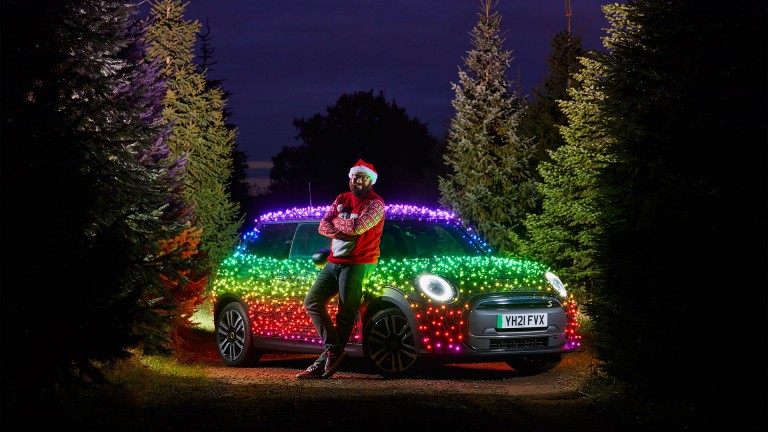 Festive MINI Electric yardım turuna çıkıyor | MINI Türkiye
