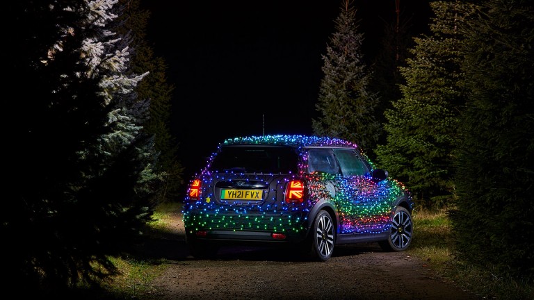 Festive MINI Electric yardım turuna çıkıyor | MINI Türkiye