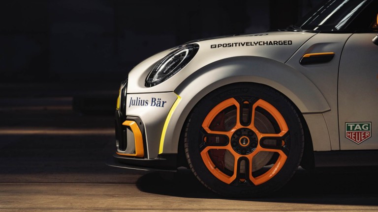 FIA Formula E Güvenlik Aracı MINI ELECTRIC Pacesetter Oldu | MINI Türkiye