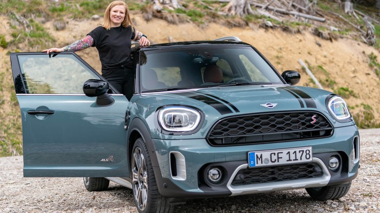 MINI’nin Güçlü Kadınlarından İlham Veren Otomobiller İçin Başarı Tarifi | MINI Türkiye