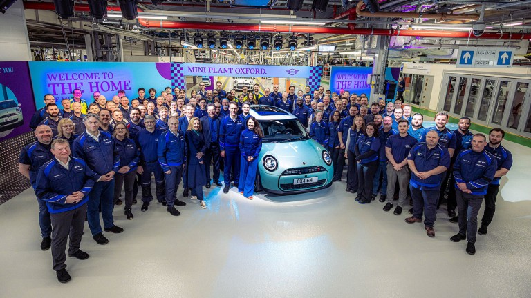 MINI'nin Evi Olan Plant Oxford'da Yeni MINI Cooper'ın Üretimine Başlandı. | MINI Türkiye