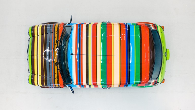 Tek yıldız, bol çizgi. Karşınızda Mini Paul Smith