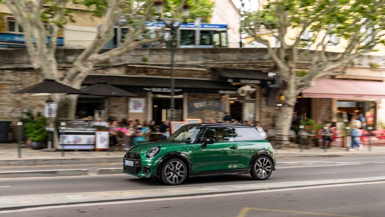 Yeni MINI Cooper 3 Kapı John Cooper Works | MINI Türkiye