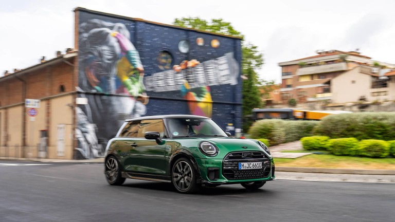 Yeni MINI Cooper 3 Kapı John Cooper Works | MINI Türkiye