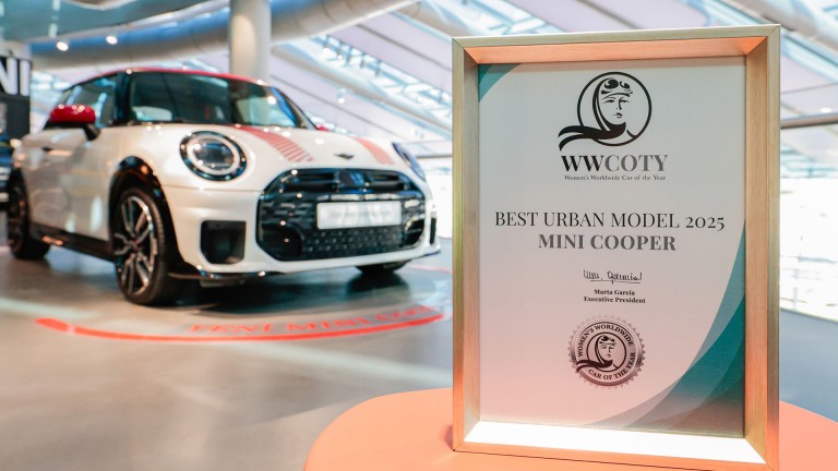 Yeni MINI Cooper, WWCOTY Jürisi Tarafından "En İyi Şehir Otomobili" Seçildi | MINI Türkiye