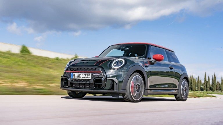 Yeni MINI John Cooper Works Yüksek Performansı Konforlu Sürüşle Birleştiriyor | MINI Türkiye