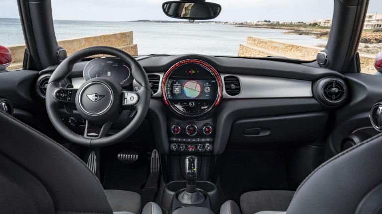 Yeni MINI John Cooper Works Yüksek Performansı Konforlu Sürüşle Birleştiriyor | MINI Türkiye