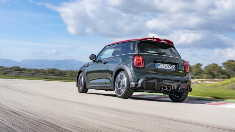 Yeni MINI John Cooper Works Yüksek Performansı Konforlu Sürüşle Birleştiriyor | MINI Türkiye