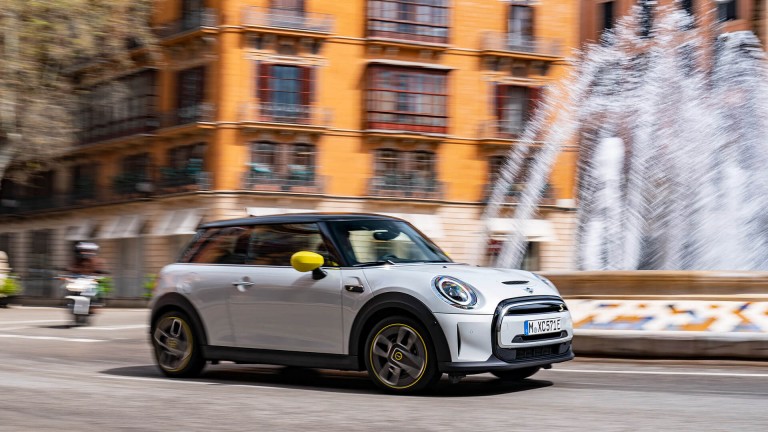 Yeni MINI modellerinin %15’inden fazlası çoktan elektrikli kullanıma geçmiş durumda | MINI Türkiye