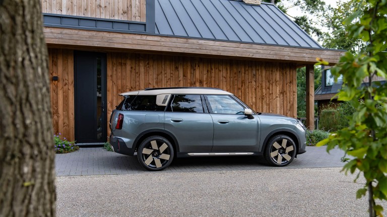 Yenilenen Tasarım ve İleri Teknoloji: Yeni MINI Countryman'in Göz Alıcı Özellikleri | MINI Türkiye
