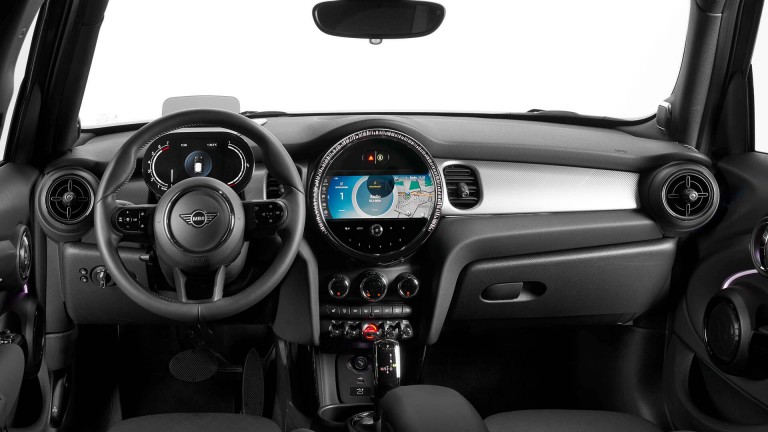 Yenilenen Tasarım ve Teknolojileriyle MINI 3 Kapı, MINI 5 Kapı ve MINI Cabrio Gün Yüzüne Çıktı | MINI Türkiye