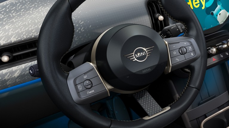 MINI Cooper 5 Kapı - iç tasarım - orijinal boyutunda direksiyon
