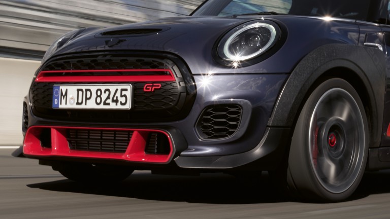 MINI John Cooper Works GP – önden görünüm – tampon