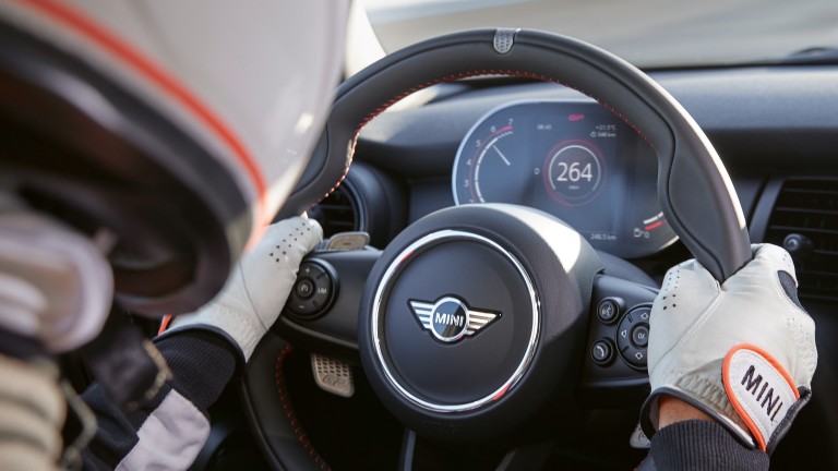 MINI John Cooper Works GP – direksiyon – walknappa deri